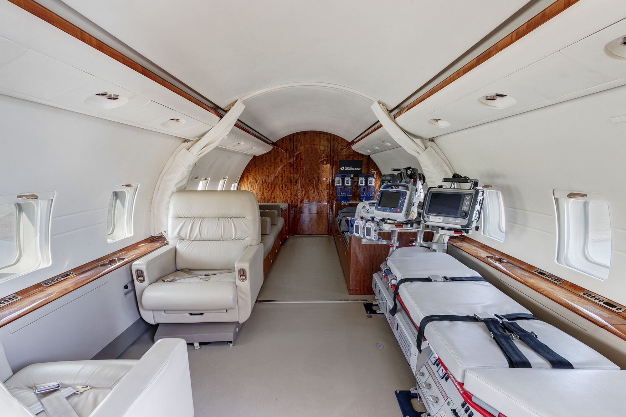 TCA Challenger 604 TCI Stretcher